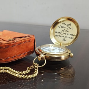Orologio da tasca personalizzato con incisione – Groomsmen personalizzato, regalo ideale per lui, custodia in pelle retrò, regalo di anniversario, ricordo di nozze senza tempo