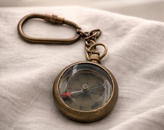 Personalized keychain compass - Custom engraved | keyring, Groomsmen Gift.