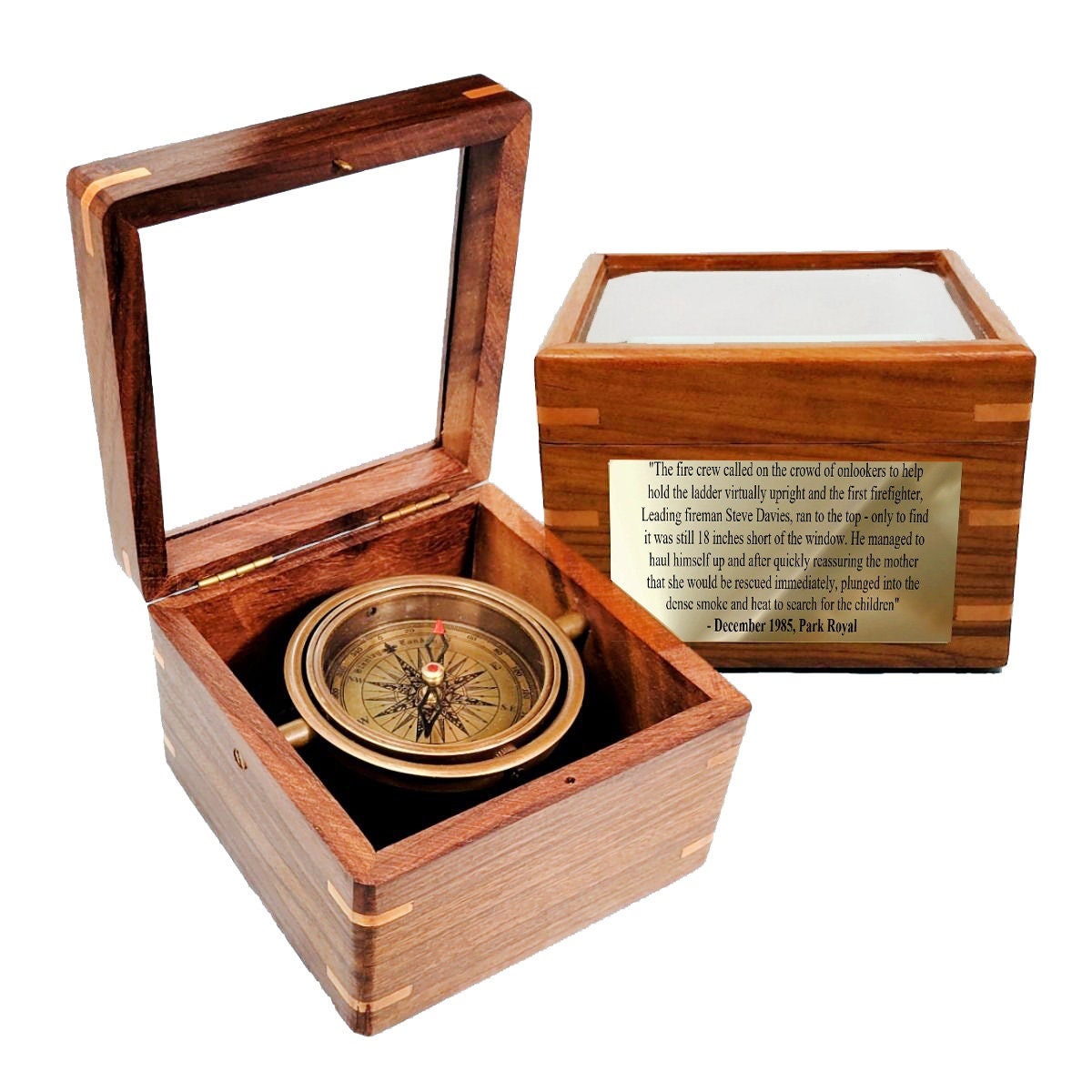 Brass compass, handcrafted, in a free wooden box.