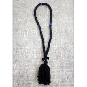 Corde de prière 100 noeuds en laine avec myrrhe sacrée - Corde de prière authentique avec perles bleues - Rosaire - Komboskini - Rosario - Cordon de oracion