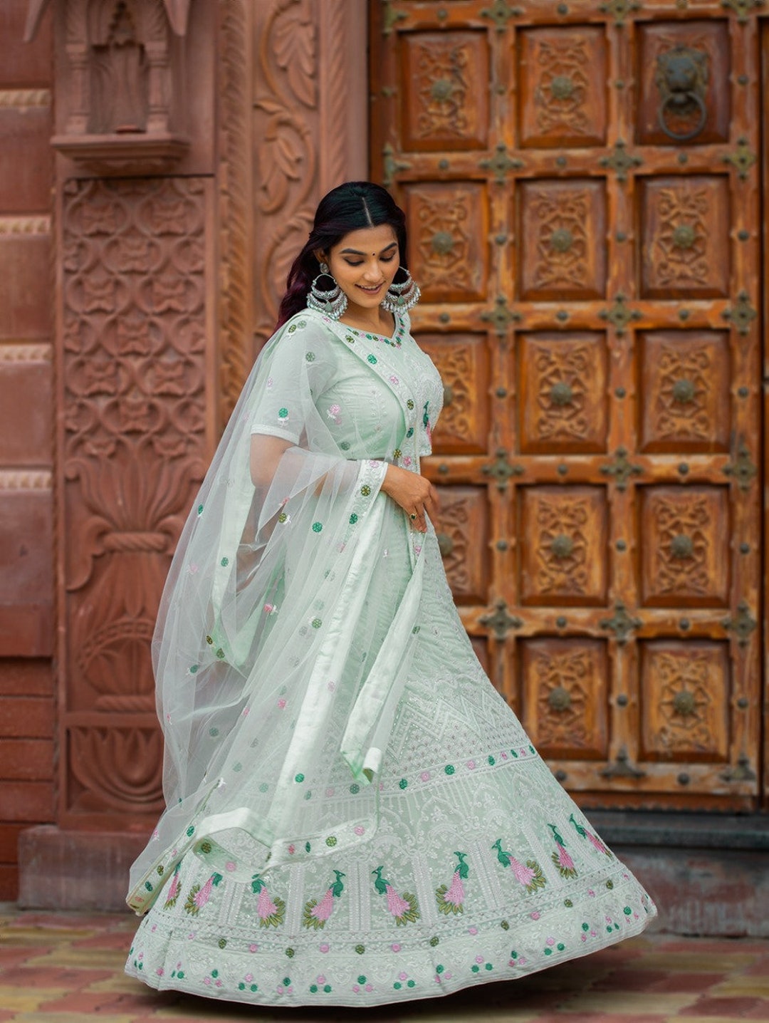 green dress matching dupatta