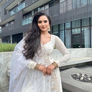White designer clearance anarkali