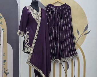 Traje indio de seda Chinnon: bordado de fiesta, atuendo étnico