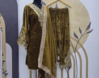 Traje Sharara de terciopelo viscosa: atuendo de boda indio con dupatta de georgette.