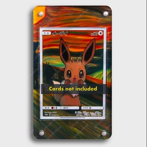 Peut inclure: Une carte de jeu de commerce japonaise Pokemon représentant Evoli, un Pokemon brun ressemblant à un renard avec de grandes oreilles et une expression surprise. La carte est placée sur un fond coloré rappelant le tableau Le Cri d'Edvard Munch. Le nom de la carte, "Evoli", est imprimé en caractères japonais en haut, et le numéro de la carte, "60", est imprimé en haut à droite.