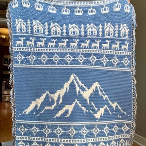 Schema per coperta all'uncinetto a mosaico con vista sulle montagne: adatto ai principianti, download digitale immediato.