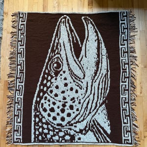 Patrón de manta de ganchillo con mosaico superpuesto de trucha: Ideal para principiantes, descarga digital instantánea.