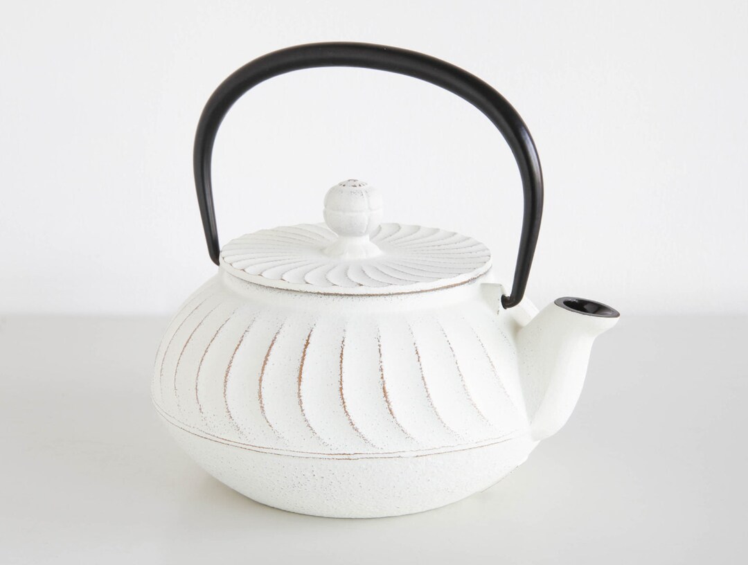 White Golden Teapot 600ml Japanese Handmade Cast Iron Teapot Perfect