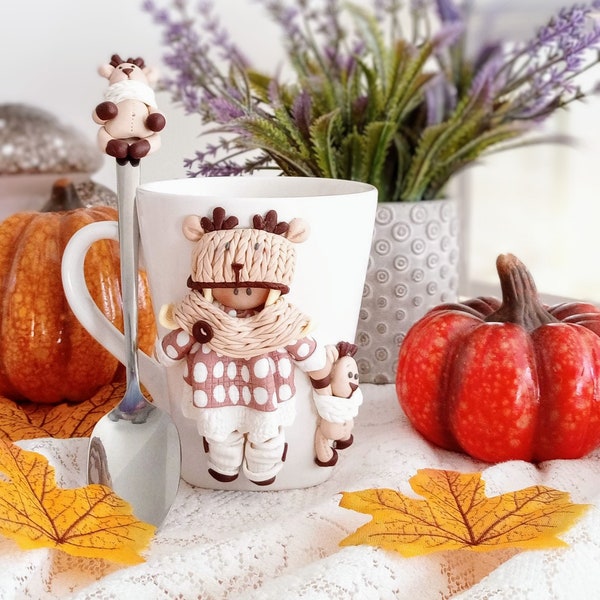 Tasse en Porcelaine avec Figurine en Argile Polymère