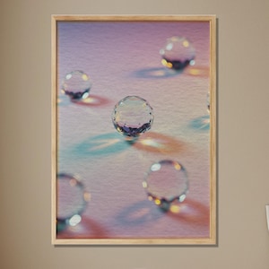 Póster minimalista de esferas de cristal en madera con colores pastel, arte de pared, reflejo de luz, estética escandinava, para casa, oficina, apartamento, idea de regalo única.
