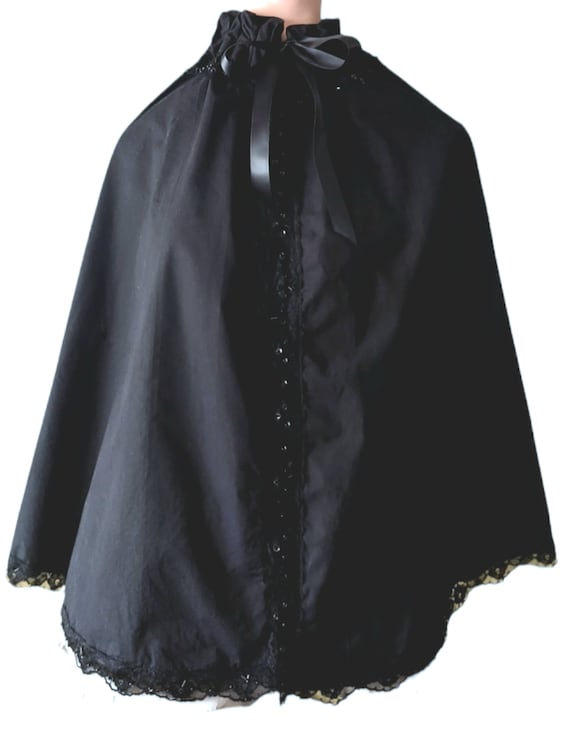 Black GothiC Cape with Lace Edging