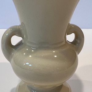 Vintage Shawnee Pottery Double Handle Vase Amphora Cream Color Footed Bud