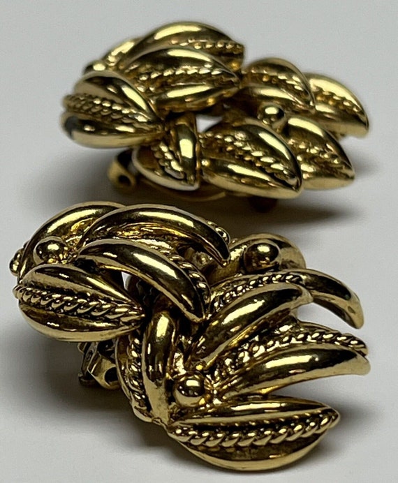 Vintage Chunky Gold Tone Large Cowrie Shell Clust… - image 5