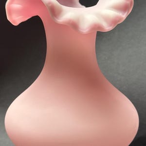 Vintage Fenton Glass Pink Satin Vase Ruffled Rim Top 7.5&quot; As-Is