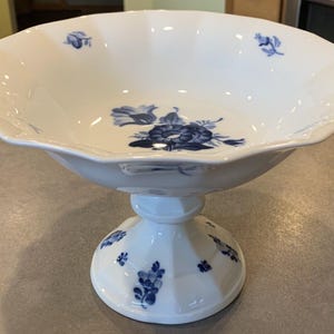 Royal Copenhagen Blue Flowers Angular Footed Large Bowl 8531 Center Piece Compor