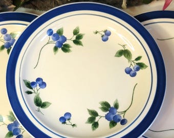 Set di 3 piatti da insalata vintage "Blueberry" di LL Bean - Piatti in porcellana fine a tema frutta - Servizio da tavola in stile cottagecore