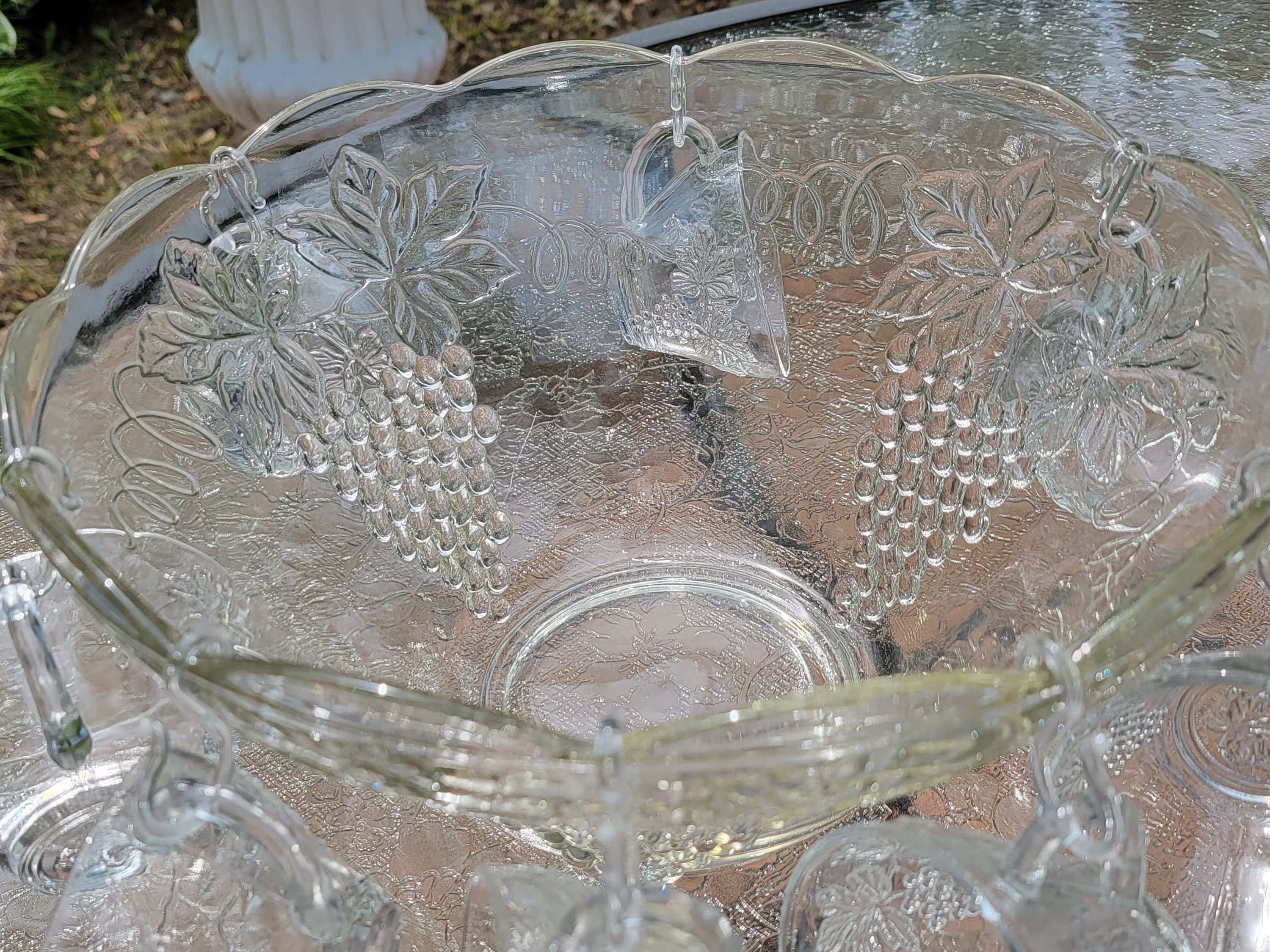 Anchor Hocking vintage Clear Punch Bowl With Stand Serves 8 Vintage