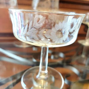 Crystal Sherbet/Dessert Fruit Cups With Etched Daisy Flower Motifs Vintage Hand Blown Vintage Crystal Set Of 7 - Gifting Ideas