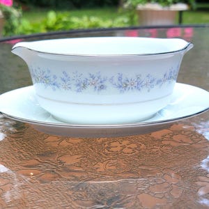 Gravy Boat &quot;Marywood&quot; By Noritake Vintage Fine China - Gravy Boat With Blue Flowers - Vintage Gravy Boats - Fine China Giftware - Weddings