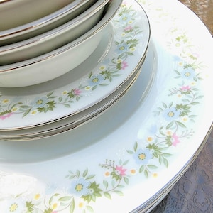 Decorative Fine China Dinner Plates Johann Haviland &quot;Forever Spring&quot; Vintage Fine China Floral Dinner Plates Sets of 4 - Wedding, Showers