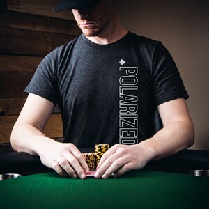 Maglietta da poker regalo per giocatore di poker Maglietta da poker divertente regalo per lui Maglietta Texas Hold'em Abbigliamento da giocatore di carte GTO POLARIZZATO Design moderno