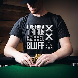 Maglietta da poker regalo per giocatore di poker Maglietta da poker divertente regalo per lui Maglietta Texas Hold'em Abbigliamento da giocatore di carte BLUFF Bluff Design moderno