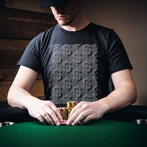 Maglietta da poker regalo per giocatore di poker Maglietta da poker moderna regalo per lui Maglietta Texas Hold'em Abbigliamento da giocatore di carte Design SPADE DOLLAR