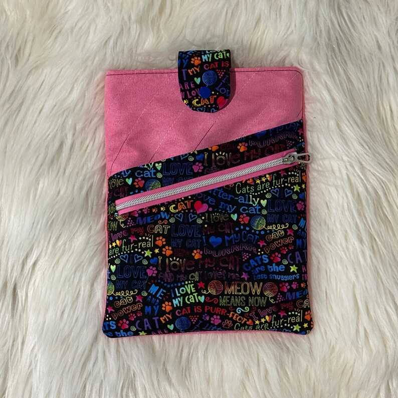 Handmade Padded Book Sleeve with Zipper Pocket, Slip Pocket, and Snap Closure Pink suede/cat words