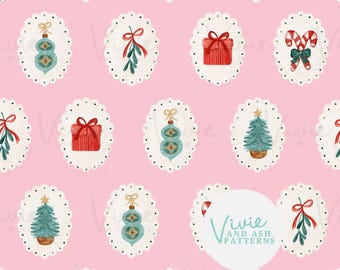 Può includere: Motivo ripetuto di decorazioni natalizie in cornici ovali con bordi smerlati. Il design include palline turchesi e dorate, regali rossi, bastoncini di zucchero e alberi di Natale su sfondo rosa. Il testo "Vivie and Ash Patterns" è visibile.