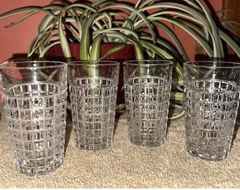Juego de 4 vasos para jugo Heisey Victorian con diseño de bloques prensados transparentes (4")