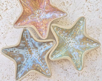 Handgetöpferte Keramik Schale Seestern | Strukturierter Küstenhausakzent, Schmuck-Halter