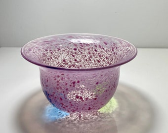 Vase Kosta Boda par Ulrica Hydman-Vallien, bol en verre rose