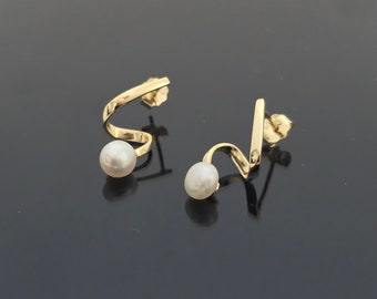18K gold overlaid 925 Sterling Silver Genuine Pearl Earrings