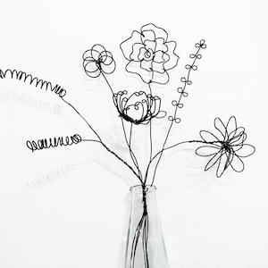 Draht Blumenstrauß Draht Blumenstrauß Botanische Skulptur Frühling Blüten Ewig Blumen Housewarminggeschenk Metall für immer Blumen Wohnkultur