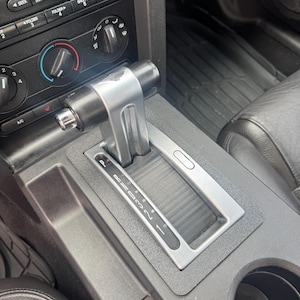 05-09 Mustang Shifter Bezel