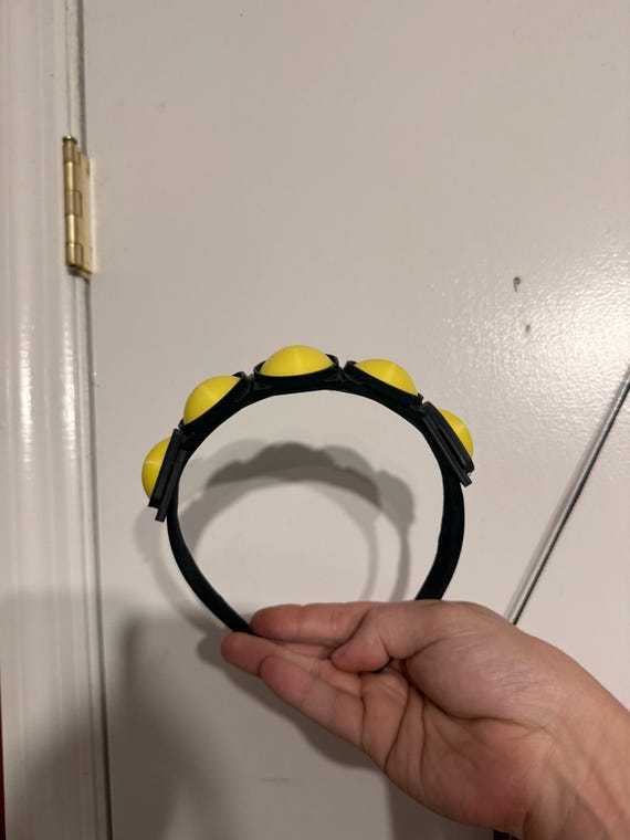 Murder drones Light head band Dose not Glow.