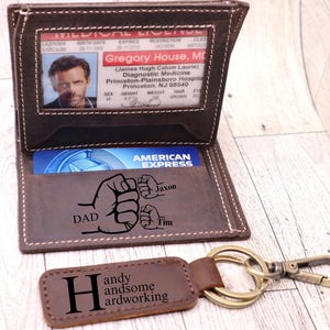 Cartera de cuero grabada personalizada: regalo para el Día del Padre o para padres primerizos. Nombre personalizado, mensaje para el bebé, de esposa, hija o hijo.