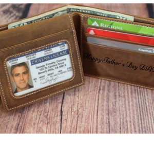 Billetera de cuero personalizada, regalo de Navidad para él, billetera de cuero hecha a mano para hombre con ventana de identificación, billetera de cuero grabada personalizada
