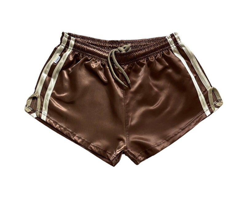 Short de sport sprinter short rétro satin brillant avec poche image 1