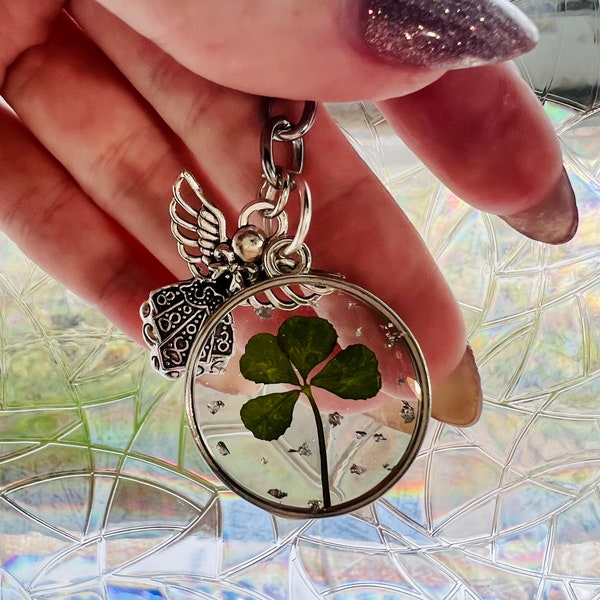 Real 4-Leaf Clover Guardian Angel Good Luck Charm Silver Keychain with Real Pressed Four-Leaf Clover with Customizable Shapes