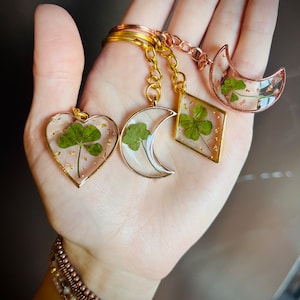REAL 4-Leaf Clover Good Luck Charm Keychain/Necklace Custom-Made In Gold, Silver, and Rose Gold. Unique Gift & Wild-Picked from Pennsylvania