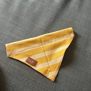 Customized Dog bandana, personalized with initial or name of dog
