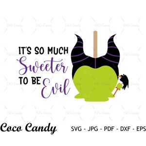 Könnte beinhalten: Es ist so viel süßer, böse zu sein. Ein grüner Apfel mit einer lila und schwarzen Krone und einem schwarzen Vogel auf einem Stock. Der Text "Coco Candy" befindet sich am unteren Rand des Bildes.