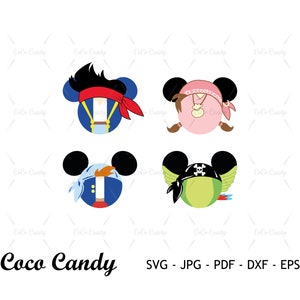 Può includere: Quattro file di taglio digitale con orecchie di Topolino con diversi personaggi pirata al loro interno. I personaggi sono Peter Pan, Capitan Uncino, Trilly e un pappagallo. Il testo "Coco Candy" è in basso nell'immagine. Il testo "SVG - JPG - PDF - DXF - EPS" è in basso nell'immagine.