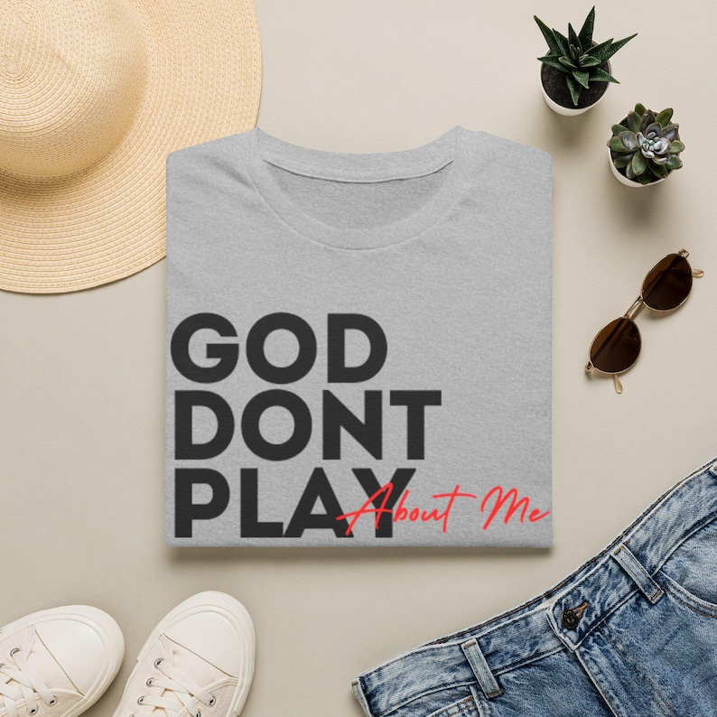 God speelt niet over mij T-shirt | T-shirt met opvallende typografie en christelijk geloof afbeelding 2