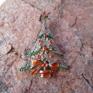 READ DESCRIPTION Christmas Tree Vintage Brooch Pin Jewelry
