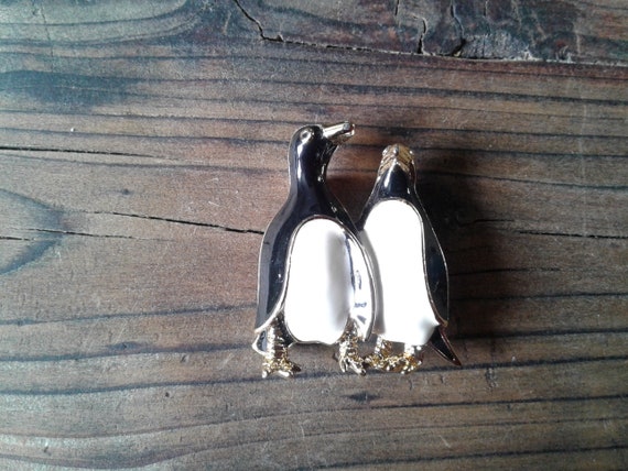 Vintage Enameled Penguin Brooch Pin Jewelry - image 1