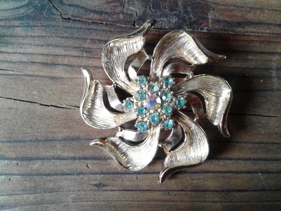 Vintage Brooch Pin Sunburst Starburst Opalescent … - image 1
