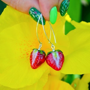 Strawberry Earrings, Red Earrings, Fruit Earrings, Women Earrings, Murano Glass, Lampwork