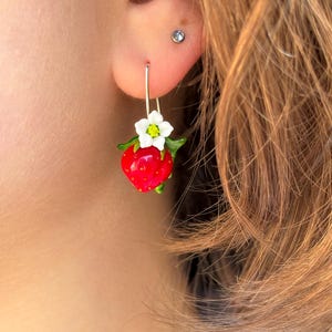Orecchini Lucky Strawberry, fatti a mano, argento sterling 925, vetro di Murano, lavorazione a lume